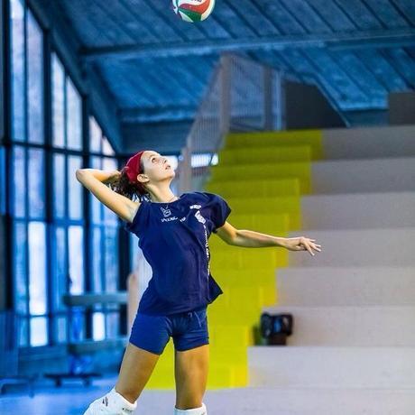 Oggi conosciamo: Federica Stufi Immagine tratta dalla pagina Facebook ufficila di Federica Stufi: https://www.facebook.com/fede.stufi?fref=ts