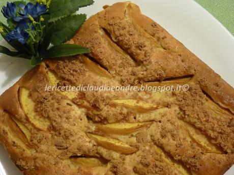 Torta pesca e amaretti, leggera