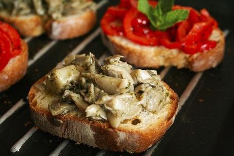 Bruschette peperoni e funghi