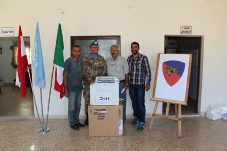 Libano/ Attività CIMIC. I caschi blu consegnano materiale didattico in tre scuole nel sud del Libano