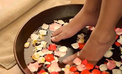 Aglio, miele e pediluvio gelato, i vecchi rimedi popolari