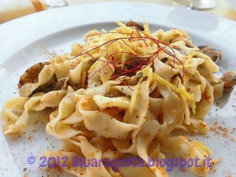 tagliatelle vongole e bottarga con zeste di limone e fili di peperoncino