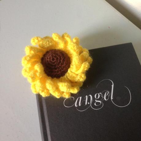 booksign-sunflower-crochet