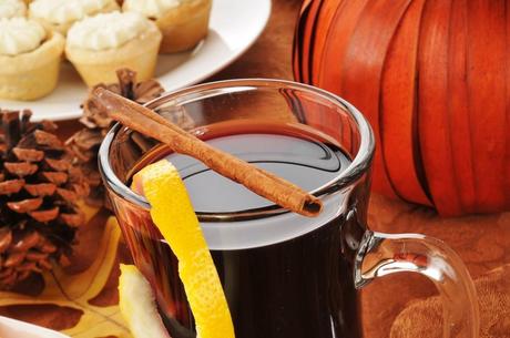 Drink Halloween a base di zucca (analcolico).