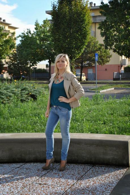 outfit jeans e giacca di pelle outfit jeans e tacchi outfut collana lyla loves outfit autunnali outfit ottobre 2014 outfit mariafelicia magno mariafelicia magno fashion blogger come abbinare la giacca di pelle abbinamenti giacca di pelle jeans e tacchi outfit jeans e tacchi jeans fornarina mariafelicia magno fashion blogger fashion blogger bionde fashion blogger milano capelli sciolti giacca di pelle beige scarpe decolletè united colors of benetton jeans e tacchi come abbinare jeans e tacchi top verde bottiglia 