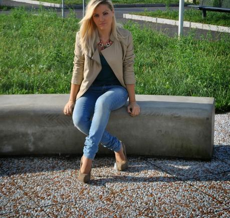 outfit jeans e giacca di pelle outfit jeans e tacchi outfut collana lyla loves outfit autunnali outfit ottobre 2014 outfit mariafelicia magno mariafelicia magno fashion blogger come abbinare la giacca di pelle abbinamenti giacca di pelle jeans e tacchi outfit jeans e tacchi jeans fornarina mariafelicia magno fashion blogger fashion blogger bionde fashion blogger milano capelli sciolti giacca di pelle beige scarpe decolletè united colors of benetton jeans e tacchi come abbinare jeans e tacchi top verde bottiglia 