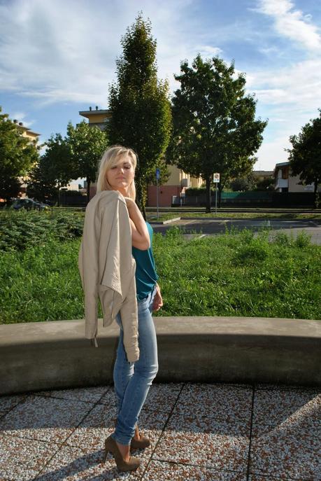 outfit jeans e giacca di pelle outfit jeans e tacchi outfut collana lyla loves outfit autunnali outfit ottobre 2014 outfit mariafelicia magno mariafelicia magno fashion blogger come abbinare la giacca di pelle abbinamenti giacca di pelle jeans e tacchi outfit jeans e tacchi jeans fornarina mariafelicia magno fashion blogger fashion blogger bionde fashion blogger milano capelli sciolti giacca di pelle beige scarpe decolletè united colors of benetton jeans e tacchi come abbinare jeans e tacchi top verde bottiglia 