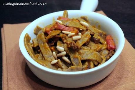 Pizzoccheri fatti in casa con pesto alla zucca, pancetta e funghi porcini 