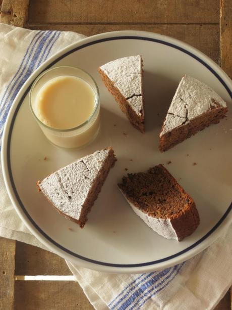 Torta al burro di noci, grano saraceno e cioccolato