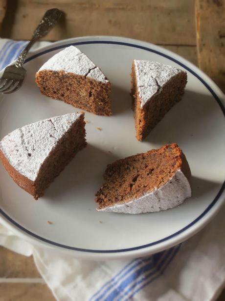 Torta al burro di noci, grano saraceno e cioccolato