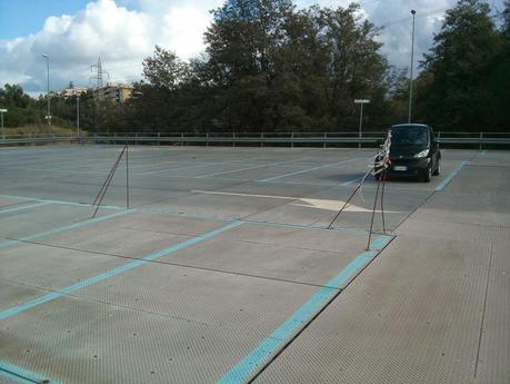 Stazione Nuovo Salario della linea Orte-Fiumicino. Oltre il livello di guardia. Tante foto per ribadire che a Roma chi usa il mezzo pubblico deve essere umiliato