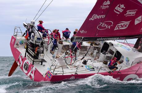 HELLY HANSEN AL SALONE NAUTICO DI GENOVA E PER LA VOLVO OCEAN RACE