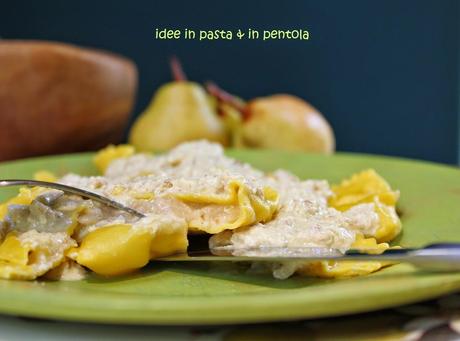 Tortelli di Zucca con Pere e Taleggio in Salsa di Noci