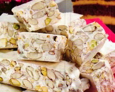 Come si prepara il torrone di Natale