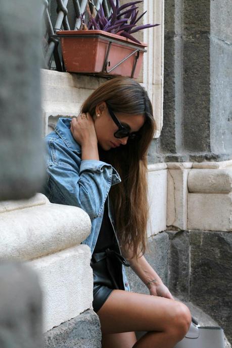 barbara valentina grimaldi_fashion blogger_lovehandmade fashion blog_zara_boyfriend jeans jacket_leather shorts_nike fluo runner-spektre sunglasses