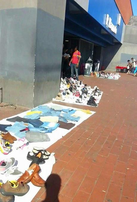 Ponte Mammolo. Venti foto per raccontarvi come può essere ridotto un importante nodo di trasporti urbani in una capitale di un paese del G8. Immagini che dovrebbero fare il giro del pianeta