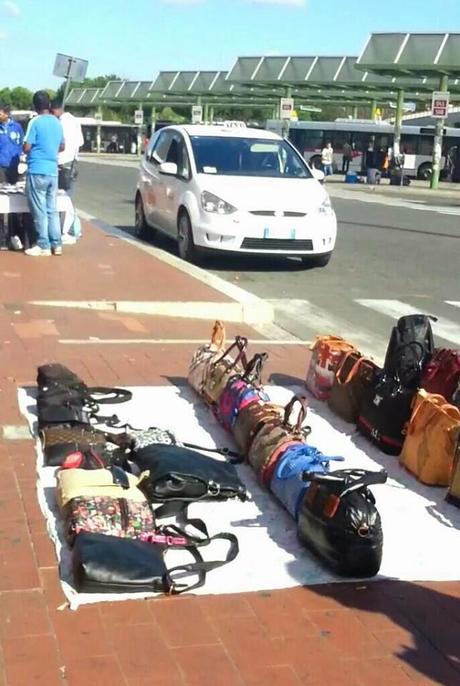 Ponte Mammolo. Venti foto per raccontarvi come può essere ridotto un importante nodo di trasporti urbani in una capitale di un paese del G8. Immagini che dovrebbero fare il giro del pianeta