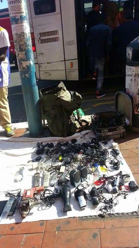 Ponte Mammolo. Venti foto per raccontarvi come può essere ridotto un importante nodo di trasporti urbani in una capitale di un paese del G8. Immagini che dovrebbero fare il giro del pianeta