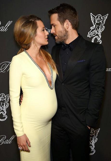 BLAKE LIVELY PREGNANT AND COOL