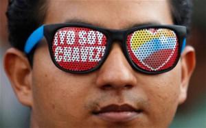 chavez-glasses_2471712b