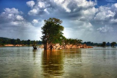 Lao,_4000_islands._Mekong._(5329199819)