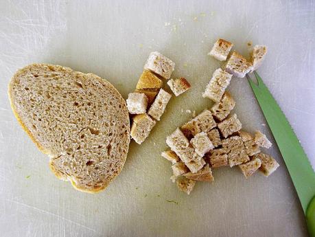 Vellutata di zucchine con crostini speziati