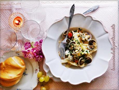 Tagliatelle con vongole veraci e pomodorino del Piennolo