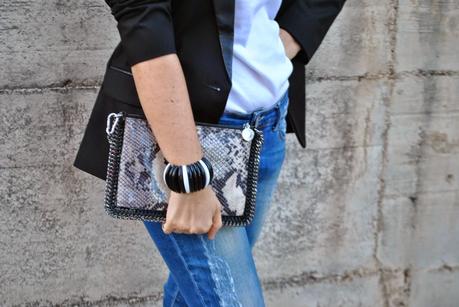 outfit jeans giacca nera con reverse in pelle felpa ricamata e stringate lucide maschili jeans fornarina borsa falabella stella mccartney scarpe stringate abbinamenti scarpe stringate come indossare le scarpe stringate outfit giacca maschili come indossare la giacca maschili outfit jeans skinny e felpa ricamata orecchini majique bianchi acconciatura chignon lateral fashion blogger italiane fashion blogger bionde fashion blogger milano mariafelicia magno mariafelicia magno fashion blogger colorblock by felym majique london earrings falabella bag how to wear lace uo shoes outfit autunnali outfit ottobre 2014 outfit manlike