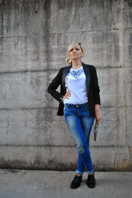 outfit jeans giacca nera con reverse in pelle felpa ricamata e stringate lucide maschili jeans fornarina borsa falabella stella mccartney scarpe stringate abbinamenti scarpe stringate come indossare le scarpe stringate outfit giacca maschili come indossare la giacca maschili outfit jeans skinny e felpa ricamata orecchini majique bianchi acconciatura chignon lateral fashion blogger italiane fashion blogger bionde fashion blogger milano mariafelicia magno mariafelicia magno fashion blogger colorblock by felym majique london earrings falabella bag how to wear lace uo shoes outfit autunnali outfit ottobre 2014 outfit manlike