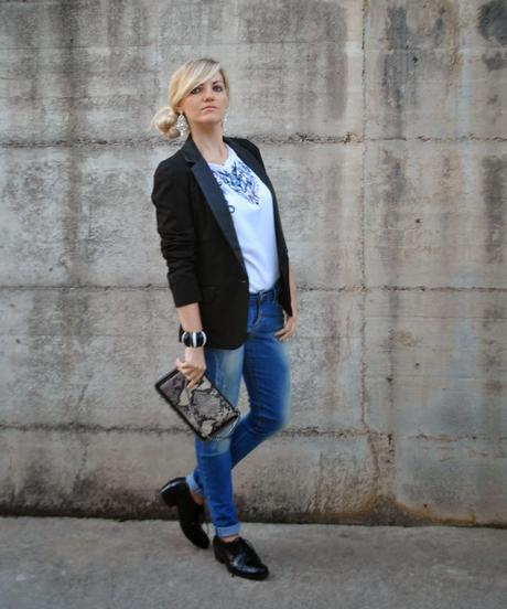 outfit jeans giacca nera con reverse in pelle felpa ricamata e stringate lucide maschili jeans fornarina borsa falabella stella mccartney scarpe stringate abbinamenti scarpe stringate come indossare le scarpe stringate outfit giacca maschili come indossare la giacca maschili outfit jeans skinny e felpa ricamata orecchini majique bianchi acconciatura chignon lateral fashion blogger italiane fashion blogger bionde fashion blogger milano mariafelicia magno mariafelicia magno fashion blogger colorblock by felym majique london earrings falabella bag how to wear lace uo shoes outfit autunnali outfit ottobre 2014 outfit manlike 