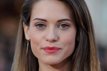 Lyndsy Fonseca da Nikita ad Agent Carter Shea Whigham Lyndsy Fonseca Hayley Atwell Enver Gjokaj Chad Michael Murray Agent Carter ABC Lyndsy Fonseca da Nikita ad Agent Carter