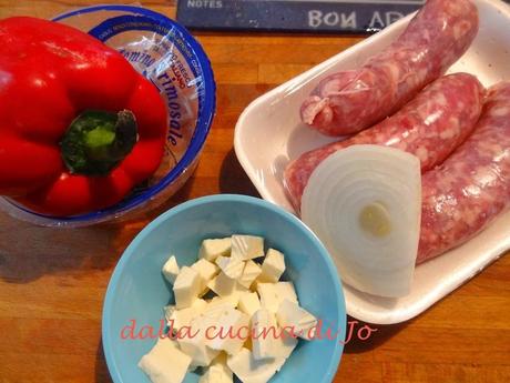 Spaghetti con polpettine, crema di peperoni e primosale