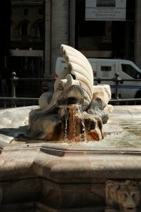 Fontana Piazza Colonna 8