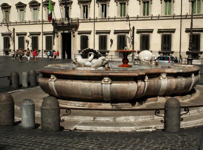 Fontana Piazza Colonna 2