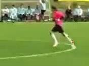 (VIDEO)Il portiere sale calcio d'angolo... segna ROVESCIATA