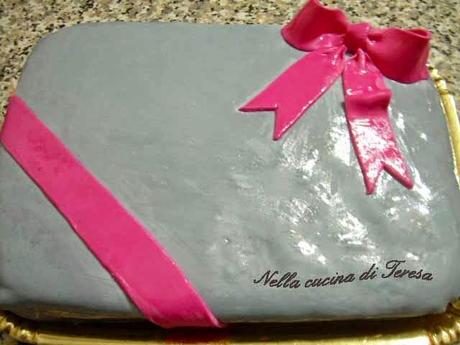 TORTA AL CIOCCOLATO DECORATA