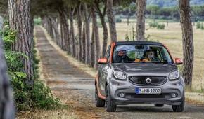 Mercedes ha proposto a Parigi le smart fortwo e forfour ></div> motori360.it