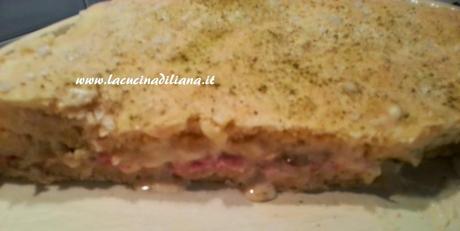 Focaccia con Prosciutto Funghi e Formaggio