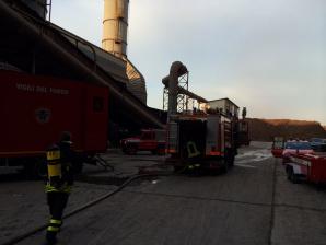 Incendio all’acciaieria Arvedi, un giorno e mezzo di lavoro per i vigili del fuoco