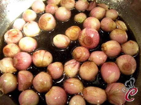 Cipollotti in agrodolce di balsamico e vaniglia: il tempo, le promesse e le pianificazioni