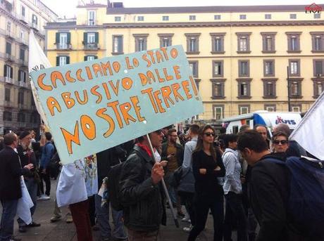 Stato - Corteo Terra dei Fuochi 25 Ottobre 2014