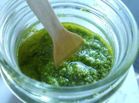 Un'alternativa al pesto genovese, leggero e al tempo stesso pieno di gusto