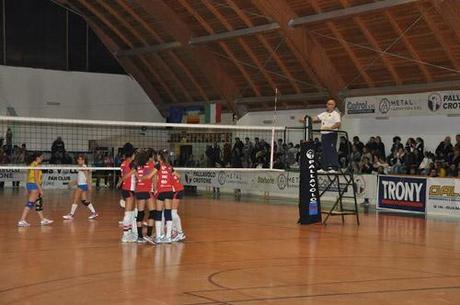 Pallavolo femminile: buona la prima per la metal Carpenteria