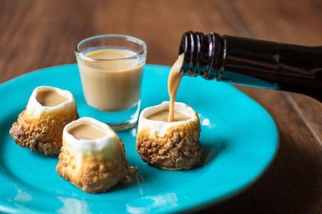 BICCHIERI SHOT DI  MARSHMALLOW TOSTATI