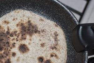 Pane azzimo con farina di farro e grano saraceno