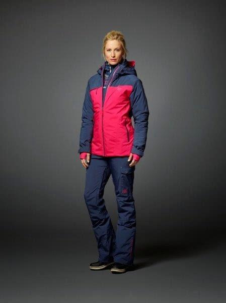 Helly Hansen collezione sci donna. Leggera e bella da vedere nasconde le più avanzate tecnologie. Per protezione, confort e stile a tutte le altitudini