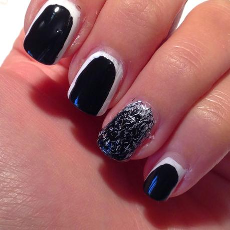 Nail-art: French Reverse Black&White