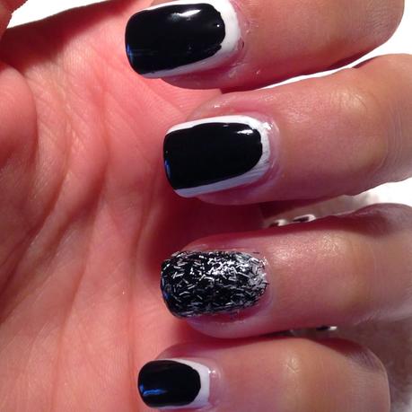 Nail-art: French Reverse Black&White