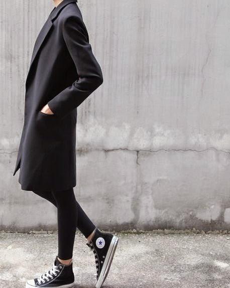 MODA / THE SIMPLE BLACK COAT