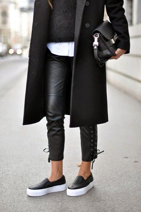 MODA / THE SIMPLE BLACK COAT